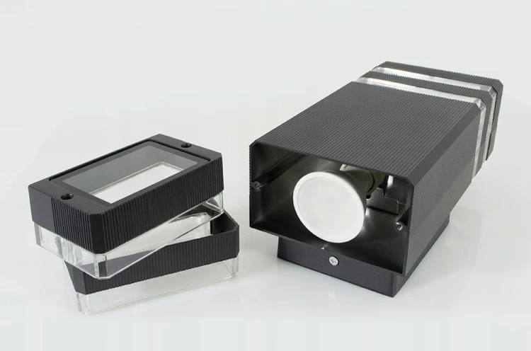 Lampa elewacyjna LED CUBO czarny