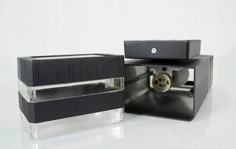 Lampa elewacyjna LED CUBO czarny