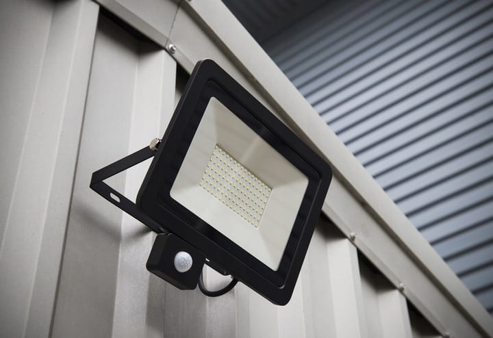 Naświetlacz LED 50W z czujnikiem ruchu