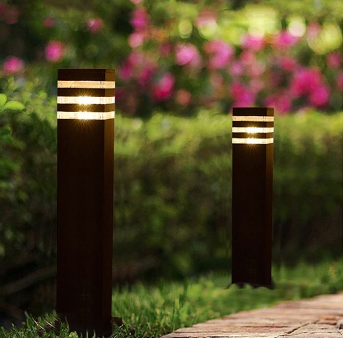 Lampa Ogrodowa Słupek 80 cm E27 z gniazdem 230V