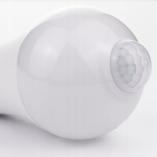 Żarówka LED E27 z czujnik zmierzchu 12W