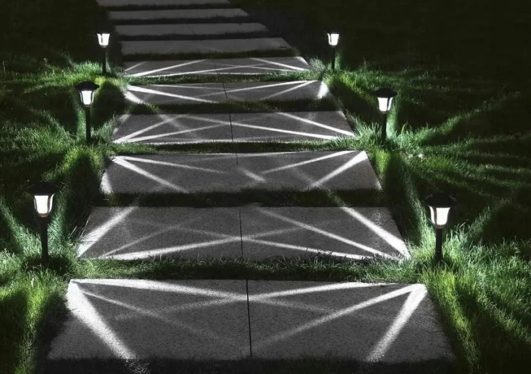 Lampa solarna LED Latarnia ogrodowa wbijana słupek latarenka