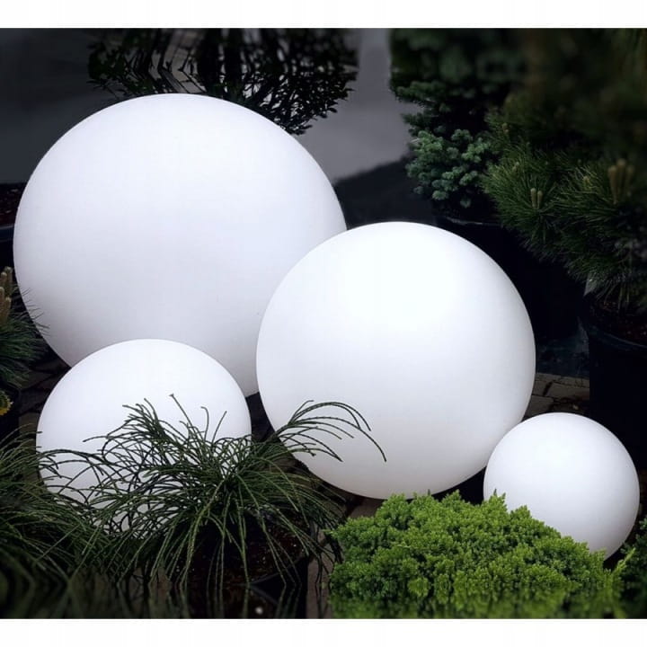 Lampa-Ogrodowa-Kula-Do-Ogrodu-LED-Biala-Wbijana-Przewod-230V-E27-50cm-Kolor-bialy.jpeg