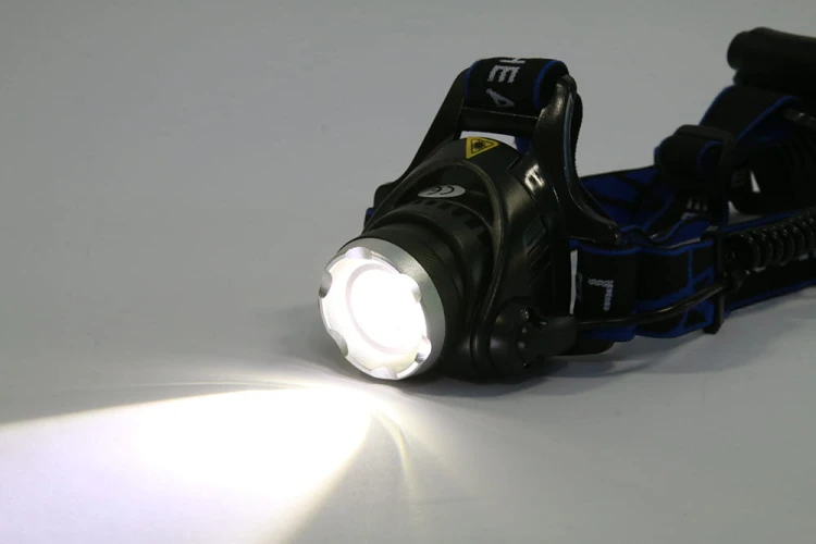 Latarka czołowa LED CREE XM-L T6- POWYSTAWOWA